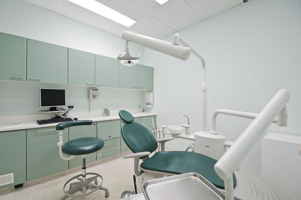 The Role of Air Extraction Systems in Dental Clinics